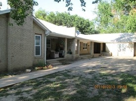 1224 N Emporia St Apartments