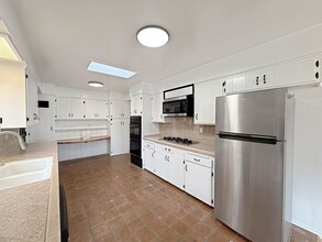 171 S Upas St in Escondido, CA - Building Photo - Building Photo