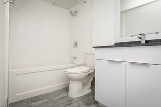 Oliver Tower in Edmonton, AB - Building Photo - Building Photo