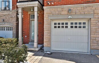 5700 Long Valley Rd in Mississauga, ON - Building Photo - Building Photo