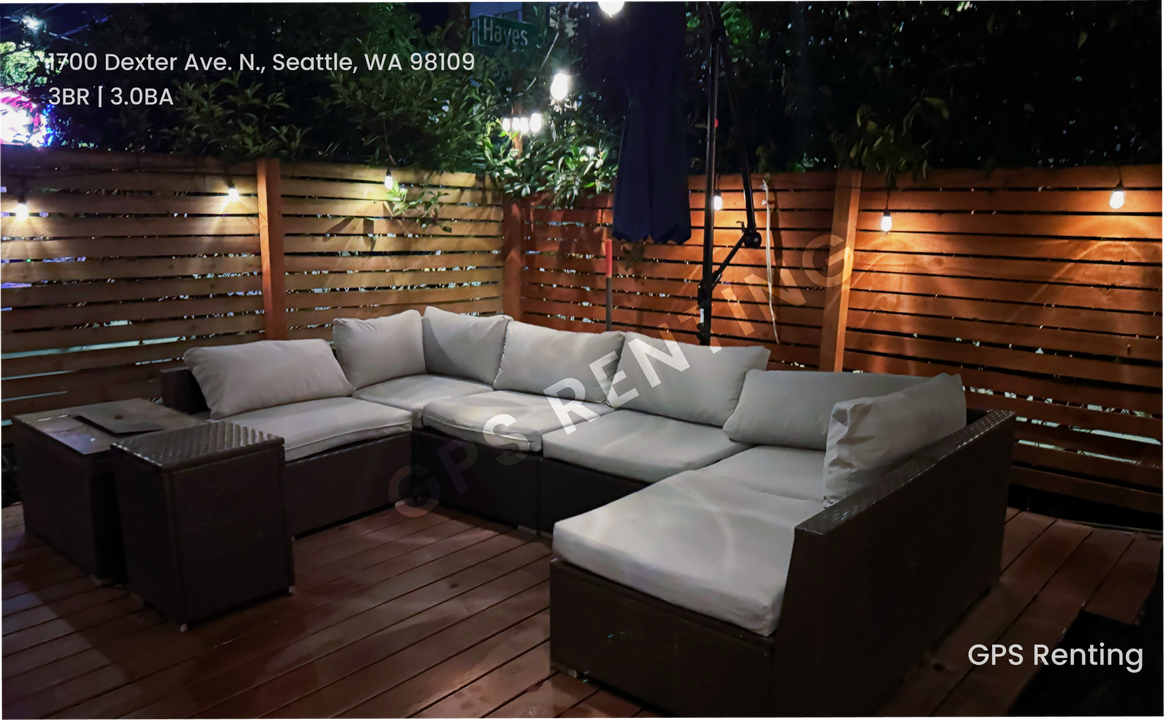 1700 Dexter Ave N in Seattle, WA - Building Photo