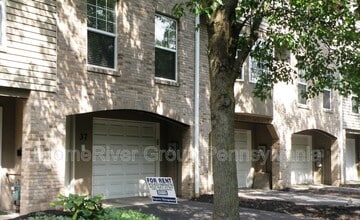 37 Run St in Carnegie, PA - Building Photo - Building Photo