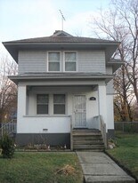 220 Nelson St in Pontiac, MI - Building Photo