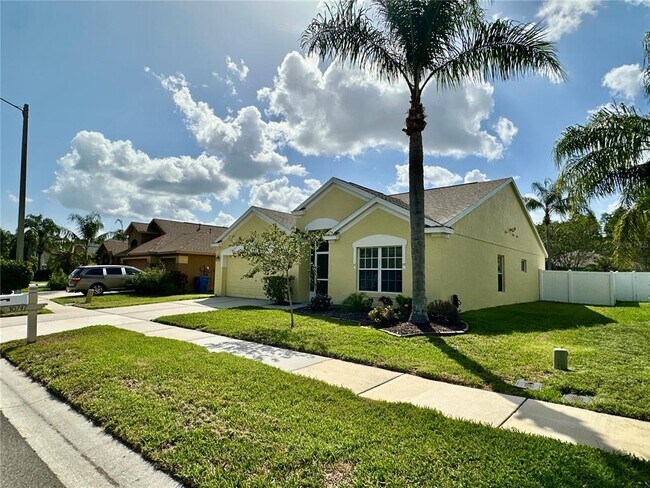30747 Burleigh Dr in Zephyrhills, FL - Building Photo - Building Photo