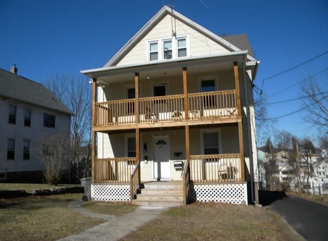 62 S Street Ext in Bristol, CT - Foto de edificio - Building Photo