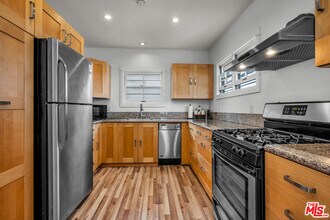 58 Sunset Ave in Los Angeles, CA - Building Photo - Building Photo