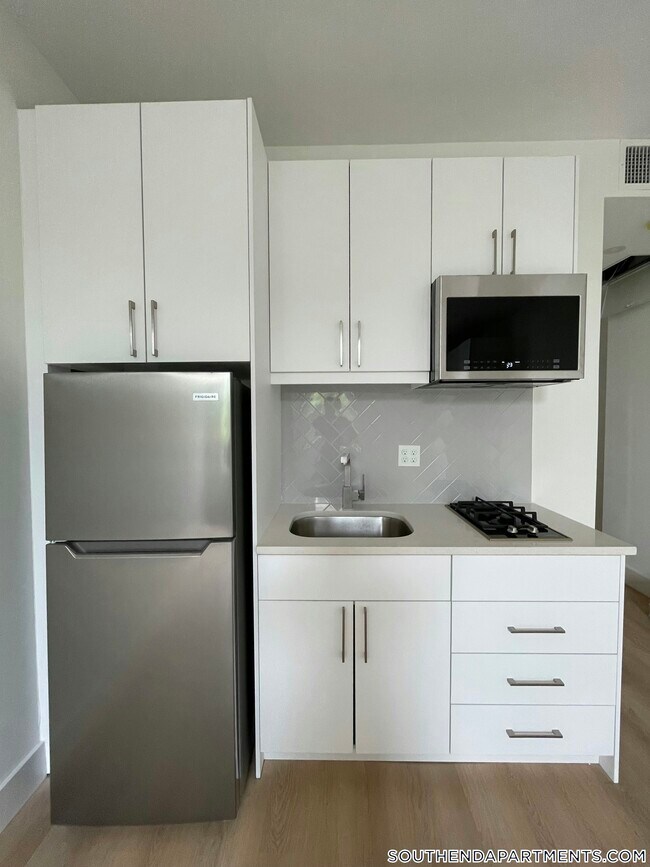 1127 Harrison Ave in Boston, MA - Building Photo - Building Photo