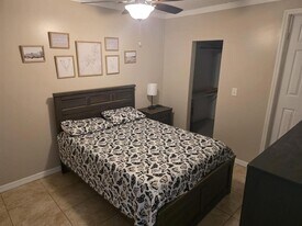 23737 Lake Ave in Sorrento, FL - Building Photo