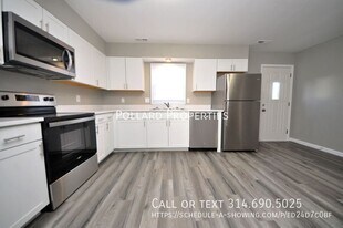 5 Apache in Warrenton, MO - Building Photo