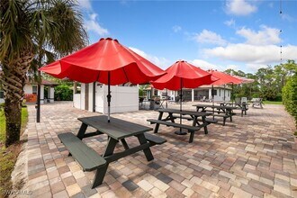 2820 12th Ave NE in Naples, FL - Building Photo - Building Photo