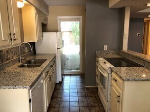 2015 Fleur De Lis Ct in Arlington, TX - Building Photo - Building Photo