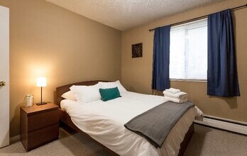 1337-1313 13 Ave SW in Calgary, AB - Building Photo - Building Photo