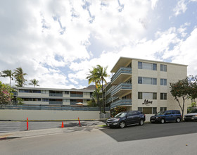 Ilima in Honolulu, HI - Building Photo - Building Photo