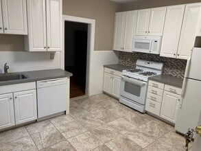 11 Elliott Pl in Glen Cove, NY - Building Photo - Building Photo