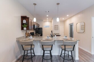 Regency Gardens in Bryan, TX - Foto de edificio - Building Photo