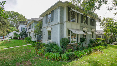 1700 Del Valle Ave in Glendale, CA - Foto de edificio - Building Photo