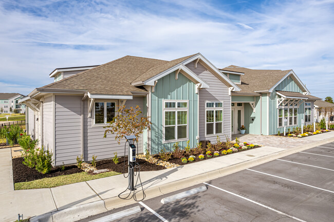 East Bay Flats in Parker, FL - Foto de edificio - Building Photo