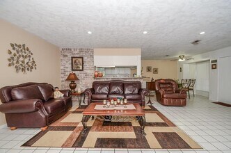 9331 Meaux Dr in Houston, TX - Building Photo - Building Photo