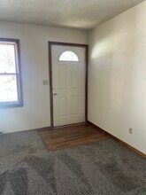 1825 Ontario Dr in Janesville, WI - Foto de edificio - Building Photo