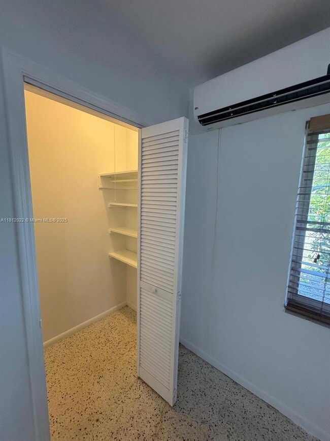 1818 Middle River Dr in Fort Lauderdale, FL - Building Photo - Building Photo