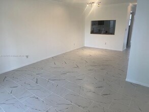 908 NW 106th Terrace in Pembroke Pines, FL - Building Photo - Building Photo