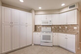 27490 Palmesta Circle in Bonita Springs, FL - Building Photo - Building Photo