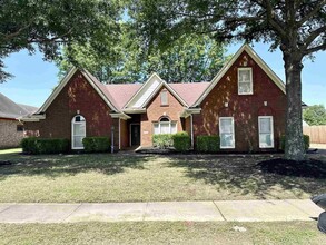 1977 Milbrey St in Memphis, TN - Building Photo - Building Photo