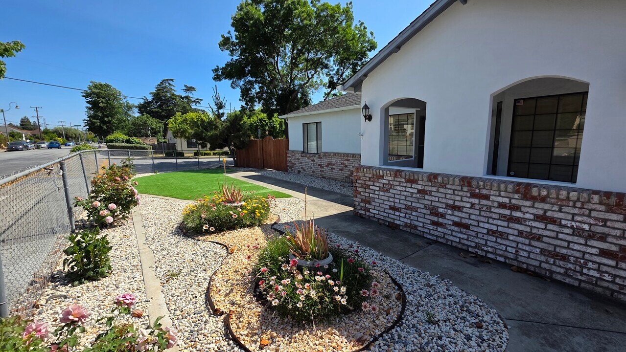 43511 Bryant St in Fremont, CA - Building Photo