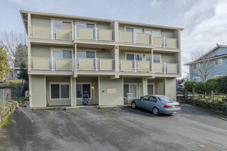 636 N Montgomery Ave in Bremerton, WA - Building Photo - Building Photo