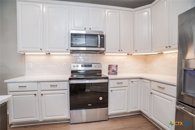 property at 526 Blue Heron Ln