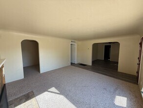 334 B St in Taft, CA - Building Photo - Building Photo