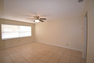 1587 E C 470 in Lake Panasoffkee, FL - Building Photo - Building Photo