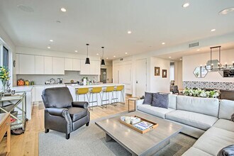 1010 5th St in Coronado, CA - Building Photo - Building Photo