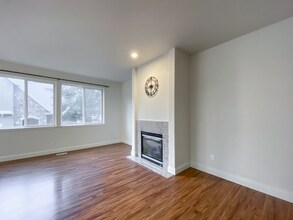 4638 NE Beaumead Ln in Hillsboro, OR - Building Photo - Building Photo