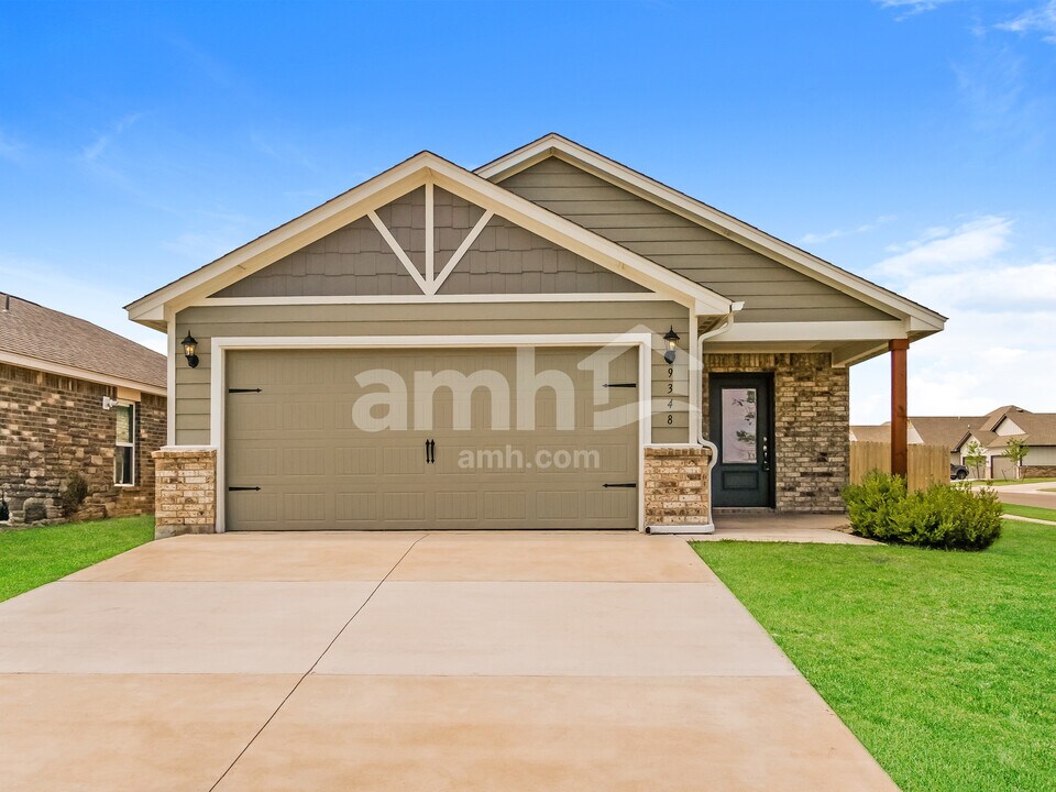 9348 NW 126th St in Yukon, OK - Building Photo