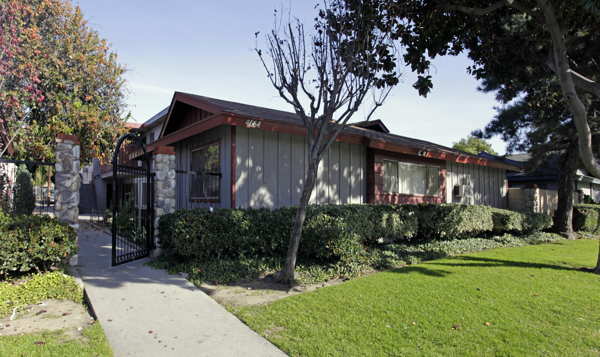 4664 Bandera St in Montclair, CA - Building Photo