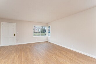 2527-2527 NE Prescott St in Portland, OR - Building Photo - Building Photo