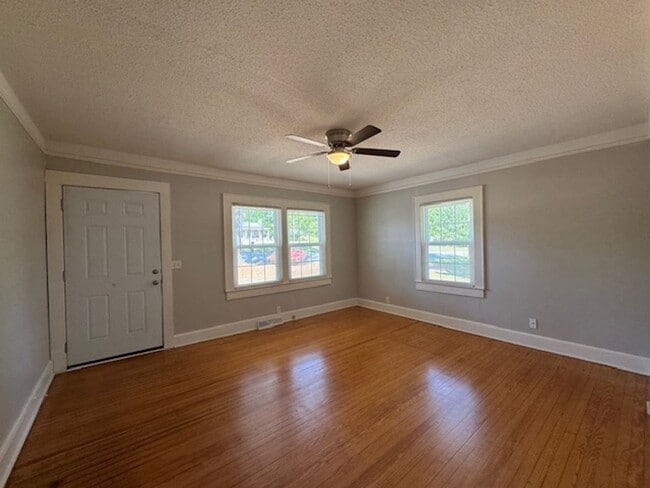 1352 Milford Church Rd in Greer, SC - Building Photo - Building Photo