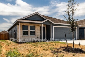 3829 High Tide in Seguin, TX - Building Photo - Building Photo