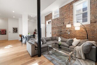 1941 W Augusta Blvd, Unit SI ID1381286P in Chicago, IL - Building Photo - Building Photo