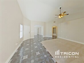 4702 Roby Grey Way in North Las Vegas, NV - Foto de edificio - Building Photo