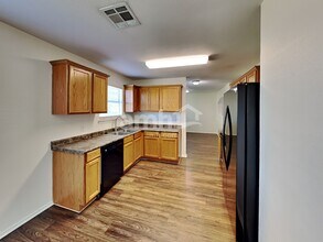 2909 Tyler Ln in Taylor, TX - Building Photo - Building Photo