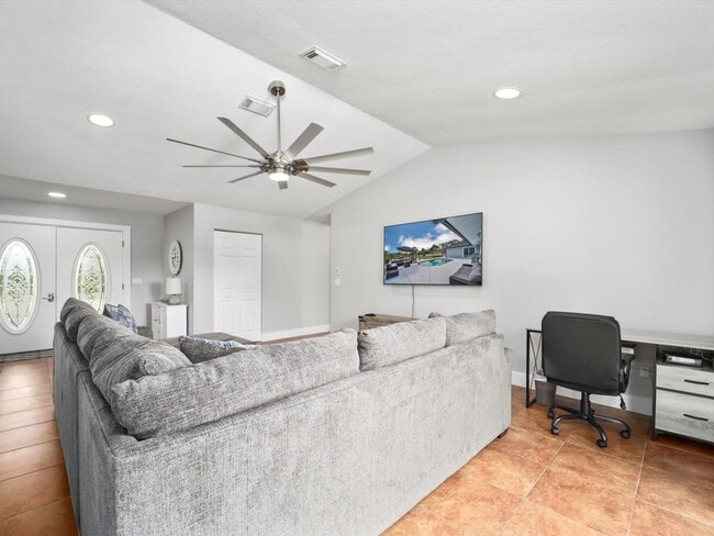 2 Cedar Ct in Palm Coast, FL - Building Photo - Building Photo