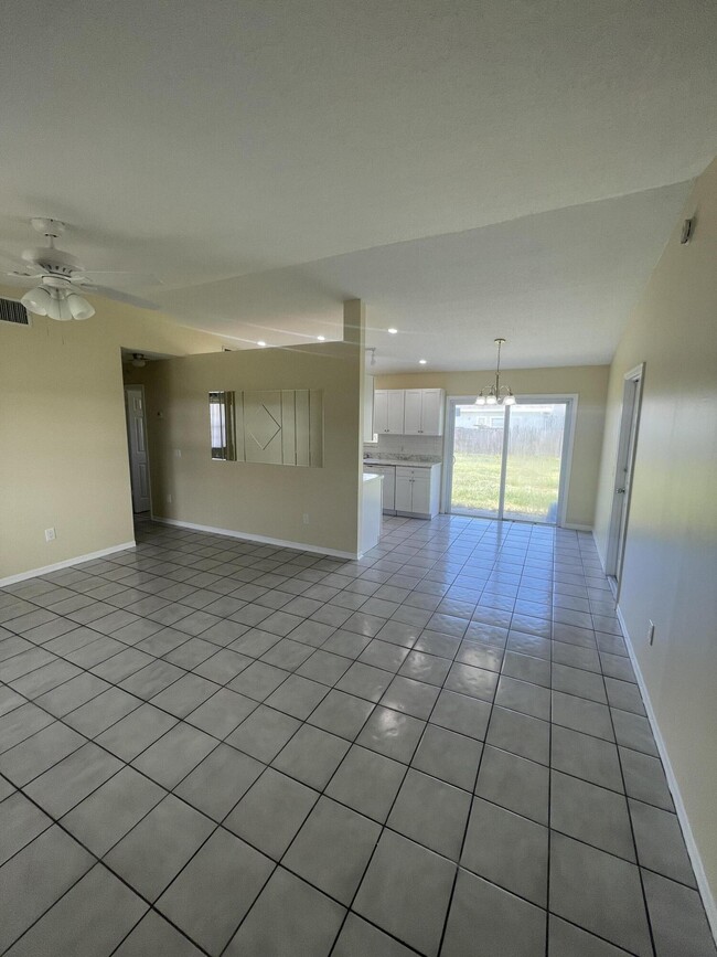 1873 SW Morelia Ln in Port St. Lucie, FL - Building Photo - Building Photo