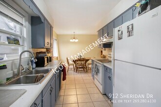 912 Sheridan Dr in Kalamazoo, MI - Building Photo - Building Photo