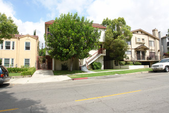 517 E Verdugo Ave in Burbank, CA - Building Photo - Building Photo