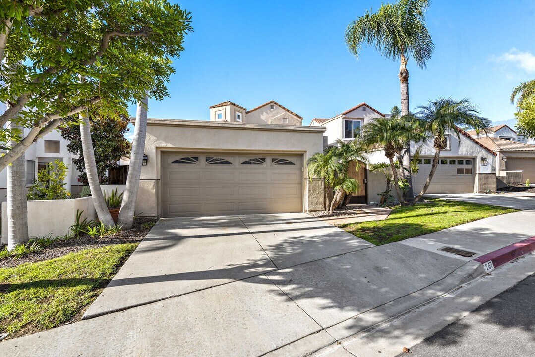 747 Via Otono in San Clemente, CA - Building Photo