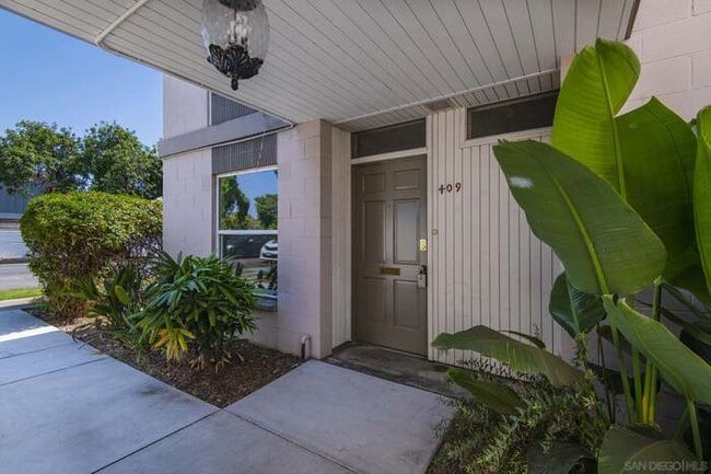 409 C Ave in Coronado, CA - Building Photo - Building Photo