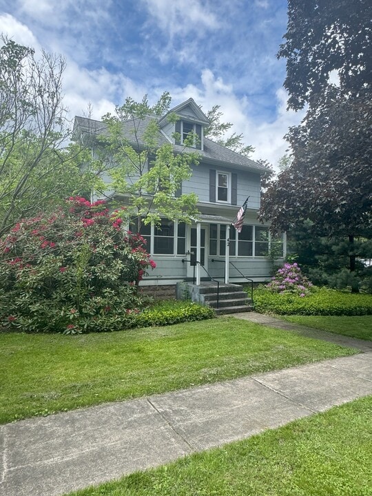 42 Chappell St, Unit Lower in Brockport, NY - Building Photo