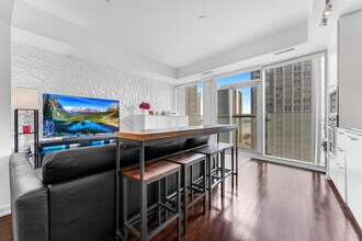19 Grand Trunk Crescent in Toronto, ON - Building Photo - Building Photo